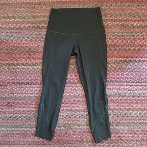 LULULEMON WUNDER UNDER ARMY GREEN HIGH RISE CROP SCALLOP LEGGINGS
